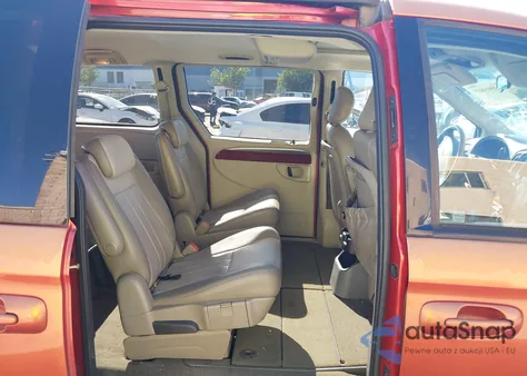 2006 Chrysler Town & Country Touring from USA, damaged, VIN 2A4GP54L26R688183